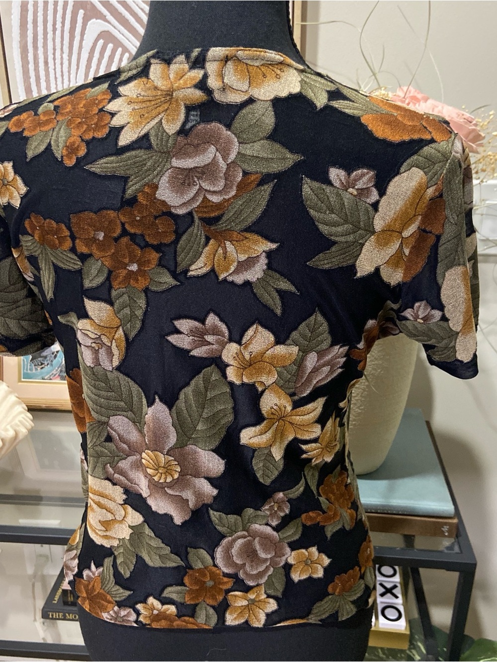 Vintage Women’s Floral Short Sleeve Top - Black with Brown & Cream Floral Print - Picture 2 of 3